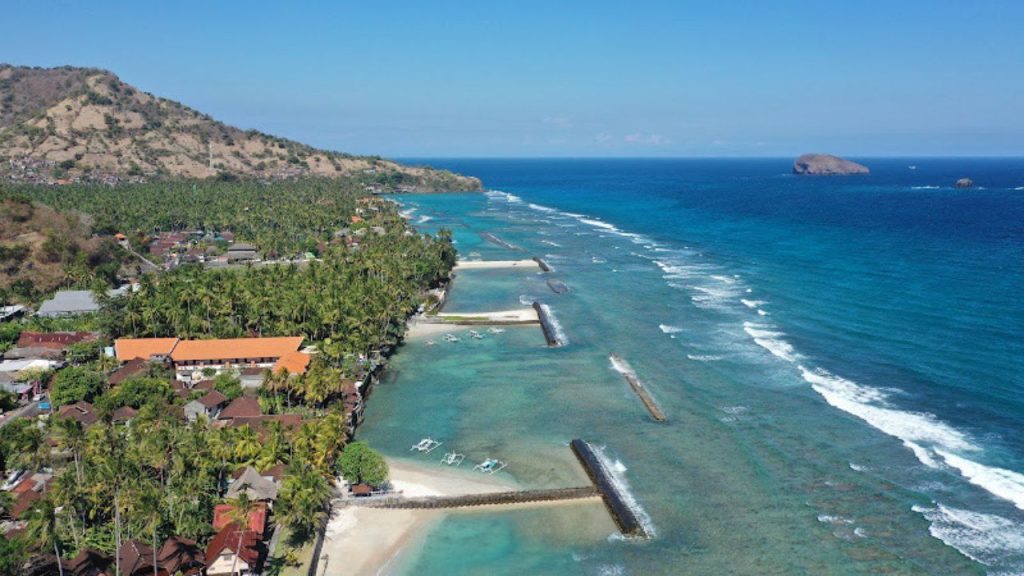 candidasa beach